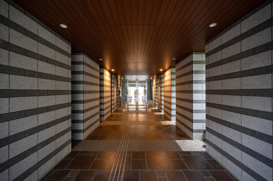 ＴＨＥ　ＴＯＷＥＲ　ＫＯＩＳＨＩＫＡＷＡエントランス