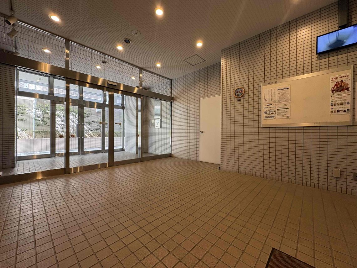 リプレ川口一番街１号棟エントランス