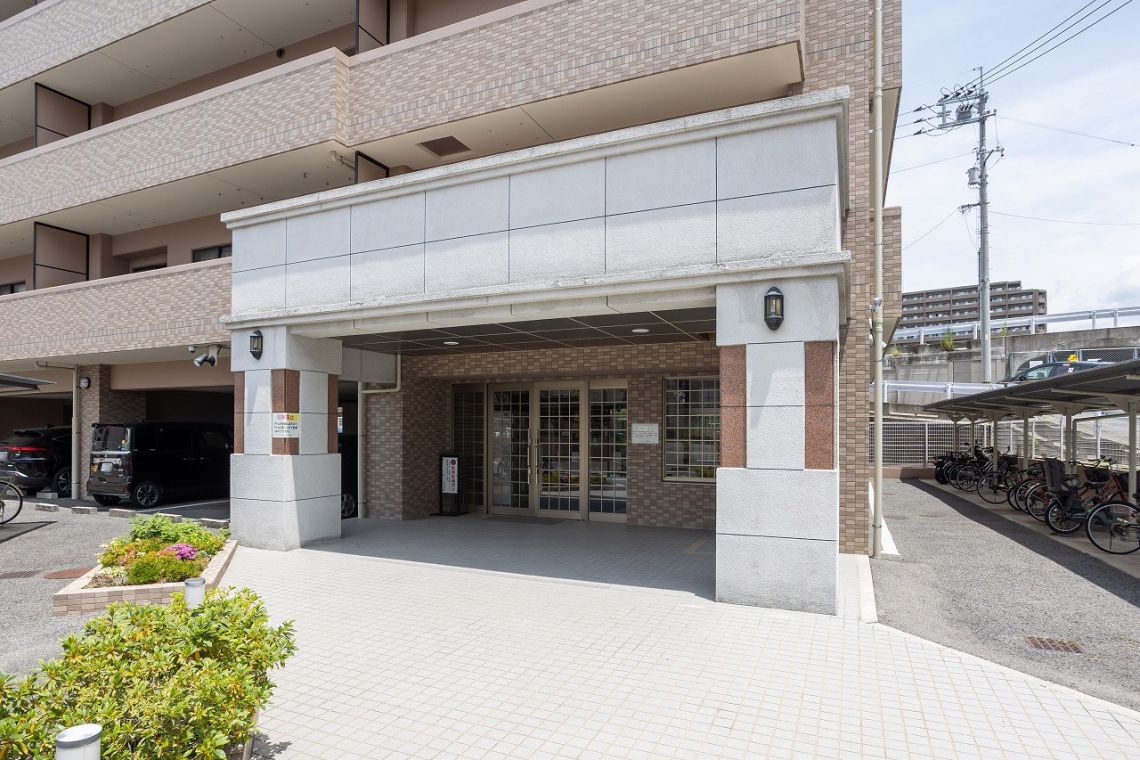 ロイヤルシャトー東雲構造・工法・仕様：エントランス外観