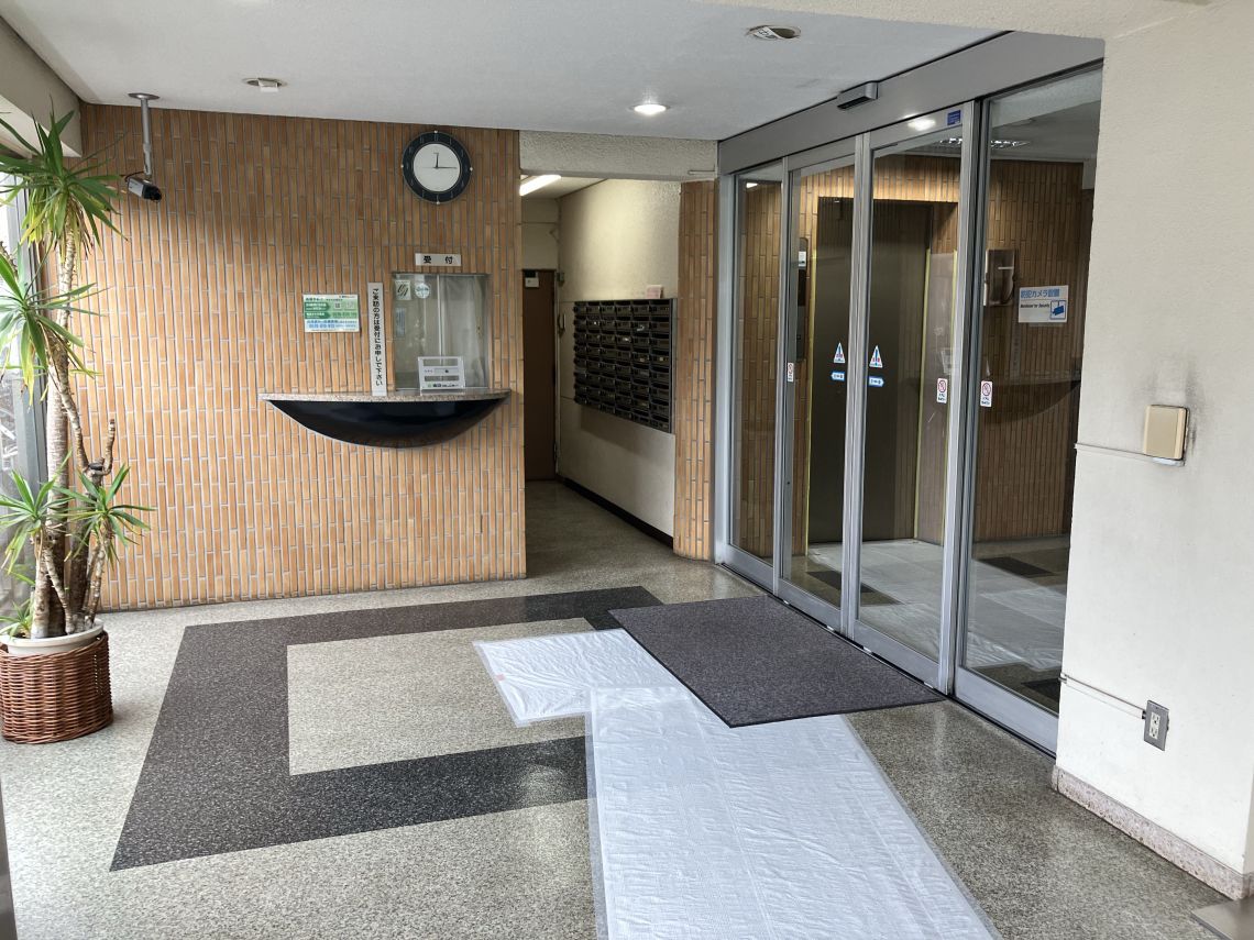 豊栄平町マンションロビー