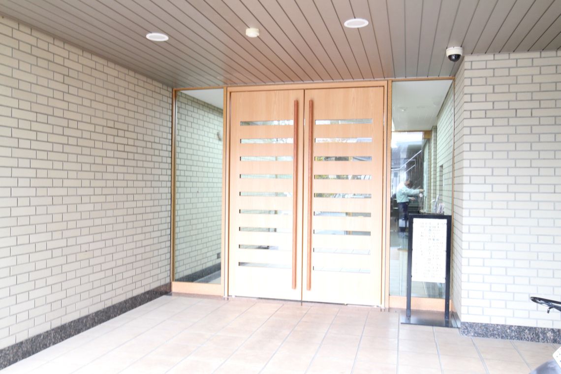 ハイホーム鷺沼東エントランス