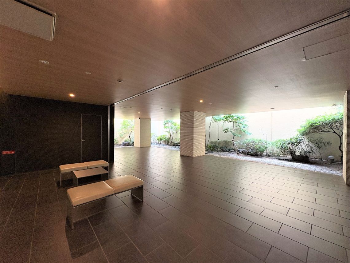 アークレジデンス吹田千里丘ロビー