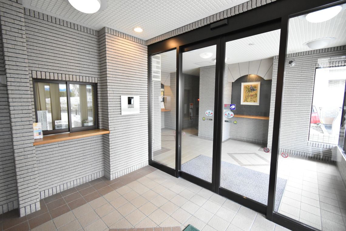 ライオンズヴィアーレ大通第２エントランス