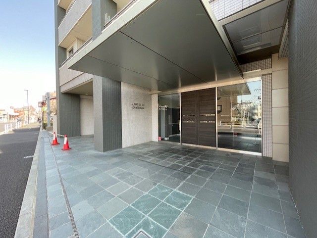 ライオンズヒルズ上池台エントランス