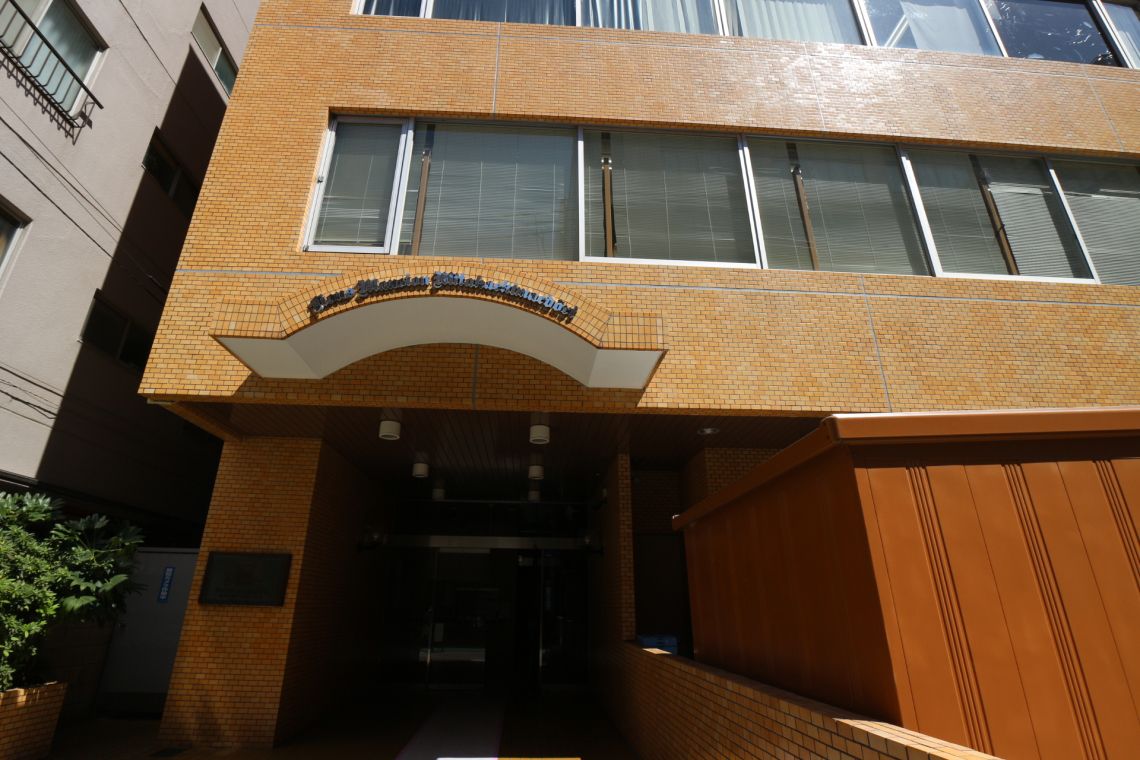 ライオンズマンシヨン三鷹駅前通り・名取屋興産ビルエントランス