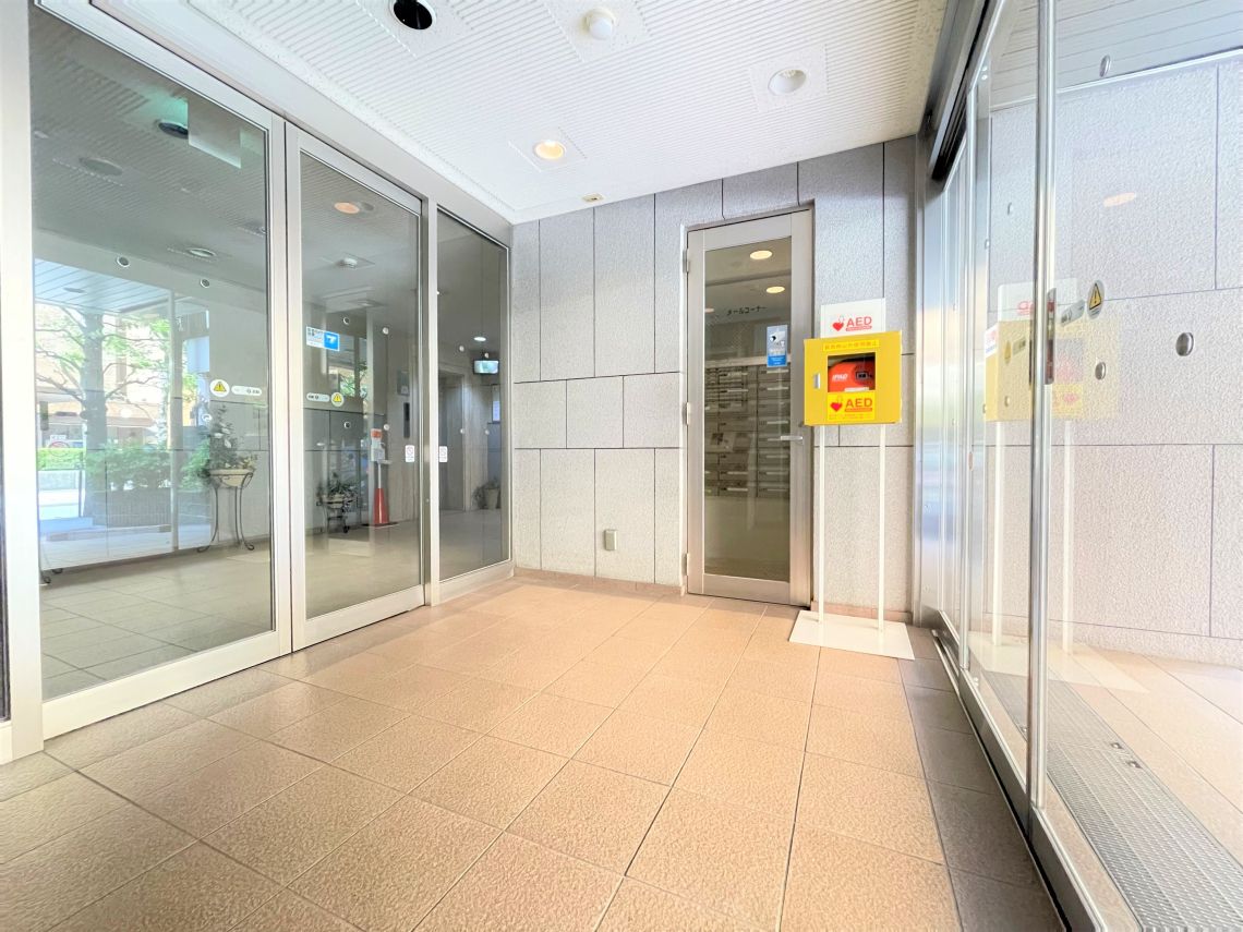 ライオンズマンション飯田橋駅前エントランス