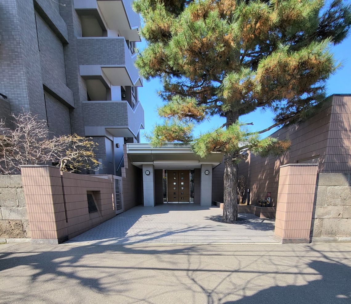 ドミール円山北二条エントランス