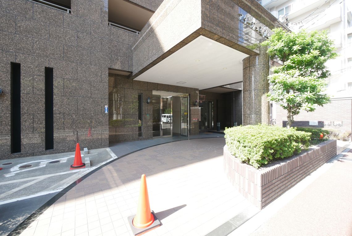 アダージュ薬院弐番館エントランス