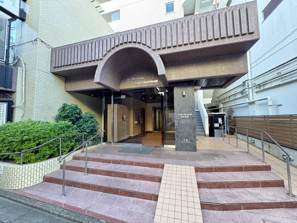 ライオンズマンション桜台駅前エントランス