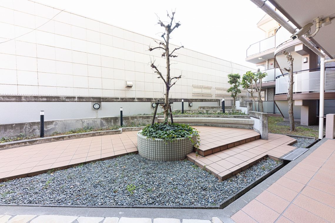 ライオンズヴィア－レ多摩永山構造・工法・仕様：中庭