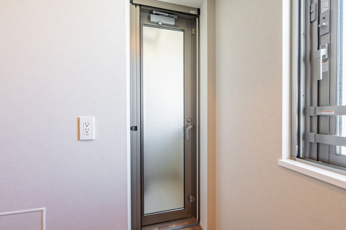 プラウド九段南構造・工法・仕様：キッチン横サービスバルコニー