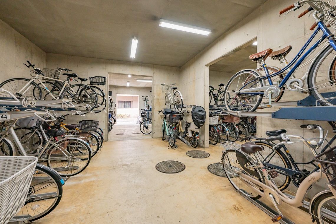 ファミール成増グランデージ構造・工法・仕様：自転車置き場