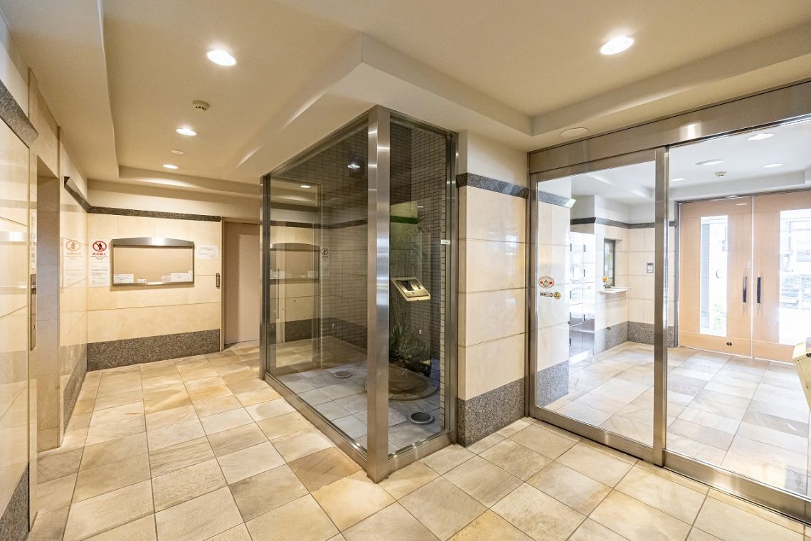 グランアビテ目白ステーションフロント構造・工法・仕様：ロビー