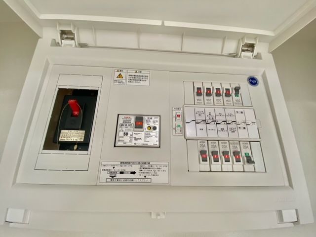 ダイアパレス二十四軒ステーション発電・温水設備：ブレイカー