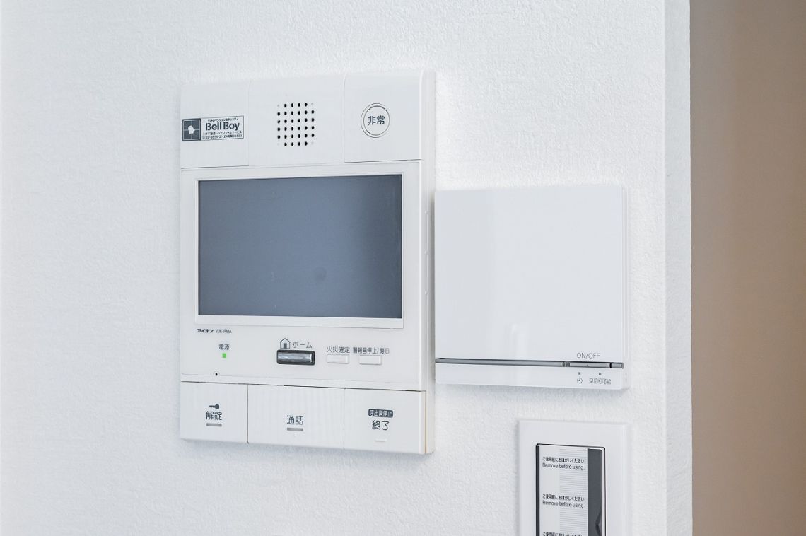 川口パークタワー防犯設備：TVモニター付きインターホン