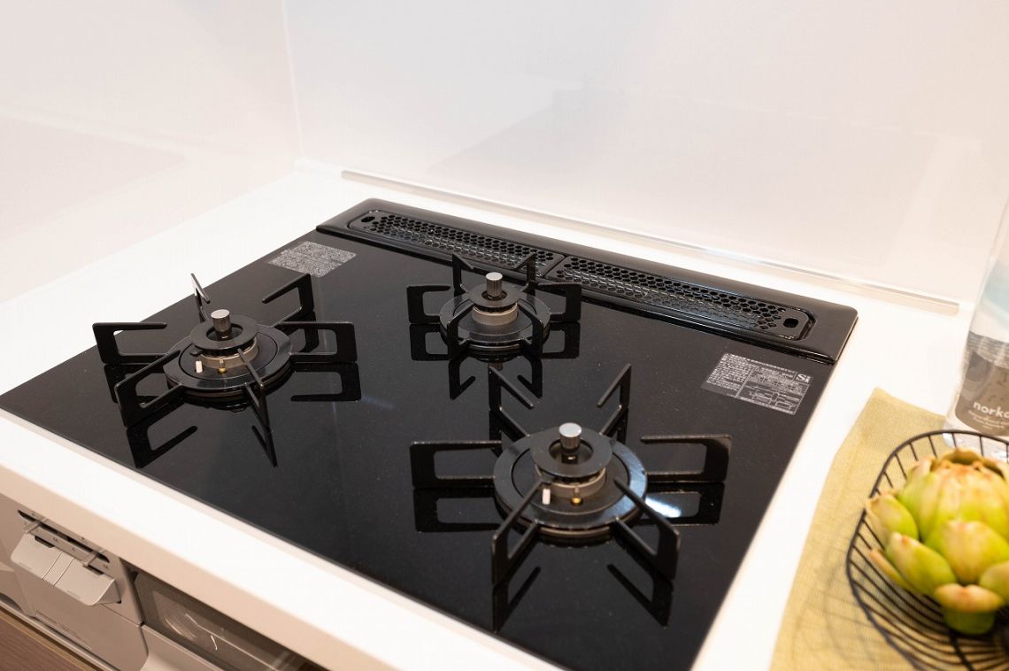 ライオンズマンション川口ブリーズコートその他設備：3口ガスコンロ