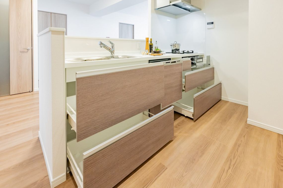 フォレストレイクひばりが丘Ｃ棟その他設備：スライド式キャビネット