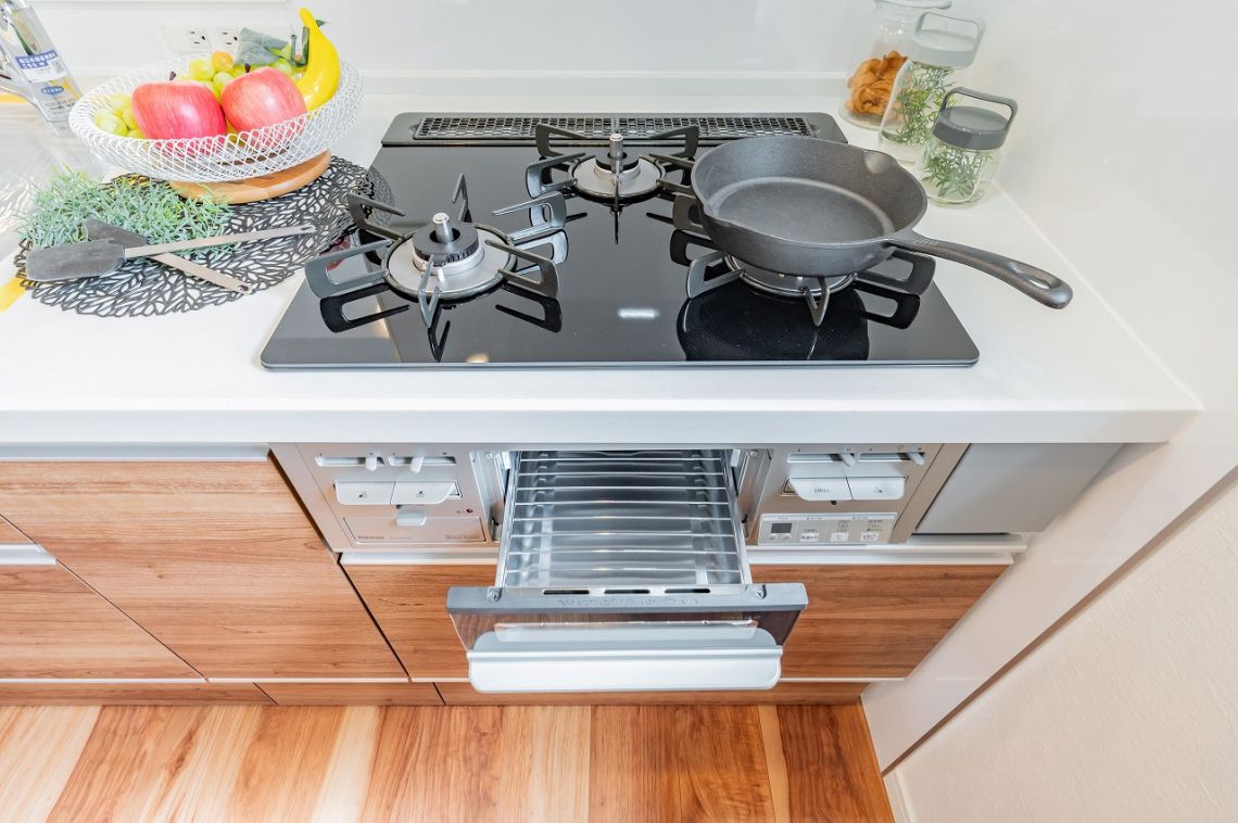 ライオンズステーションプラザ相模大野その他設備：ガラストップ3口ガスコンロ