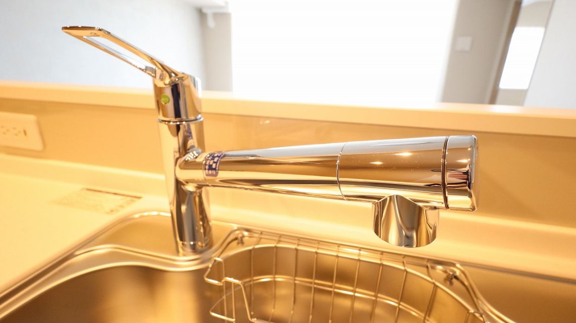 ライオンズヴィアーレ浦和弐番館その他設備：浄水器一体型水栓