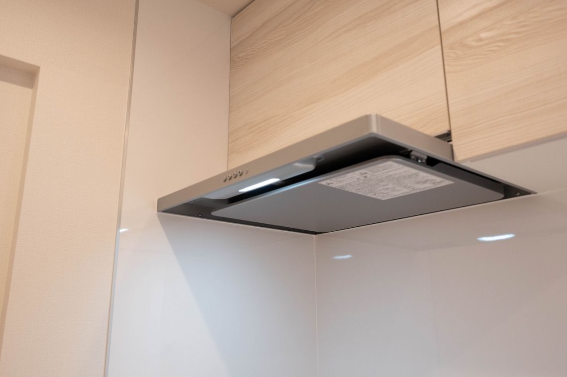 ライオンズステージ戸塚ルヴェールの丘その他設備：キッチンの整流板付換気扇