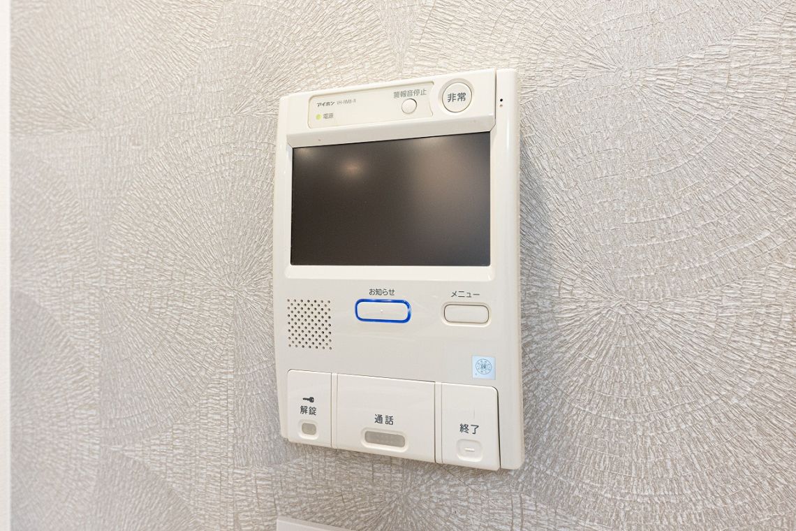 メイツ吉祥寺南防犯設備：テレビモニター付きインターホン