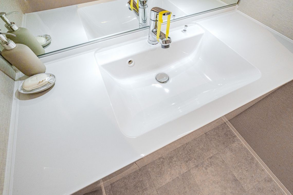 クリオ神奈川新町弐番館その他設備：洗面台のシンク