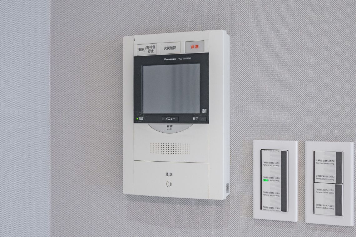 西麻布フォレストプラザ防犯設備：モニター付きインターホン