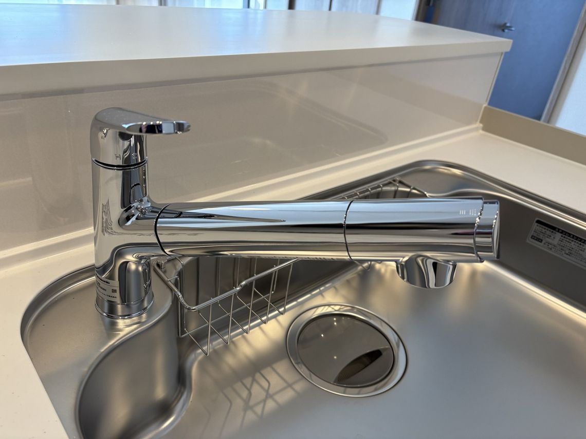 両備グレースマンション妹尾駅前伍番館その他設備：キッチン水栓一体型浄水器