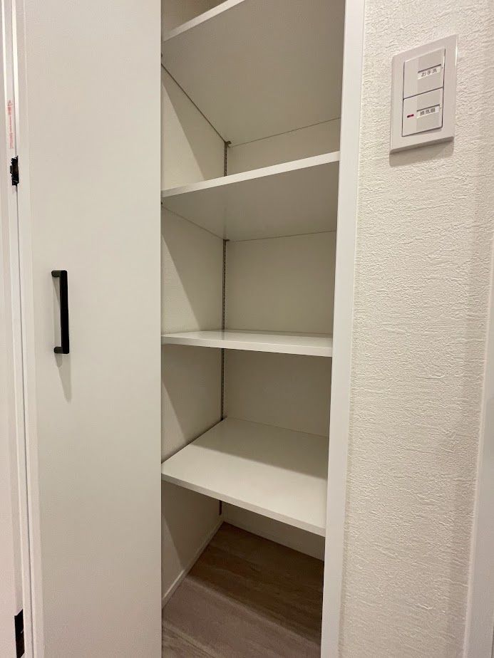 ライオンズマンション目白その他設備：廊下収納