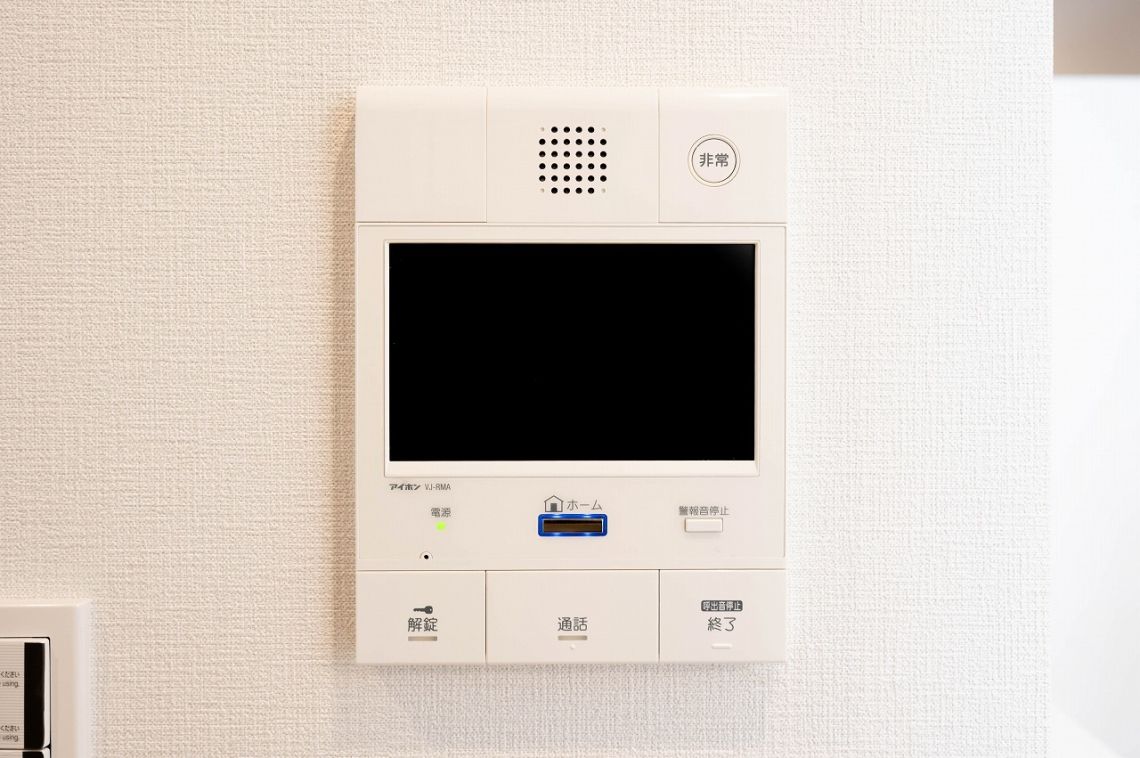 フレックスタワー横浜関内防犯設備：TVモニター付きハンズフリーインターホン