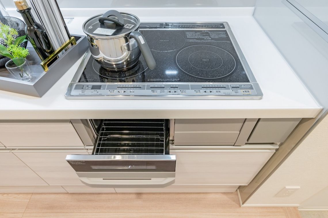 メゾンヴェール幡ヶ谷その他設備：三ツ口IHコンロ