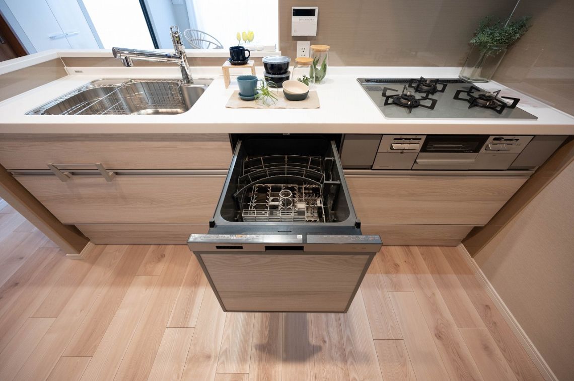 シャリエ川崎大師発電・温水設備：食器洗乾燥機