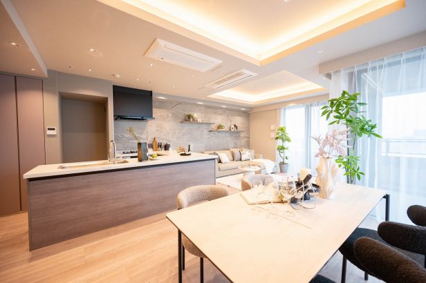 ＴＨＥ　ＴＯＷＥＲ　ＫＯＩＳＨＩＫＡＷＡダイニング