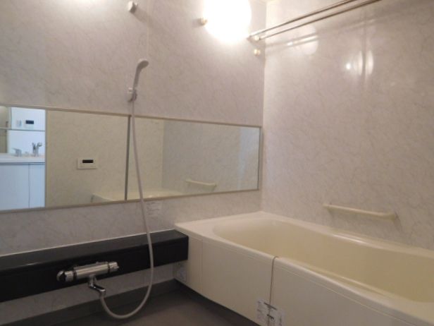 フローレンス御手船場町グランドアーク浴室