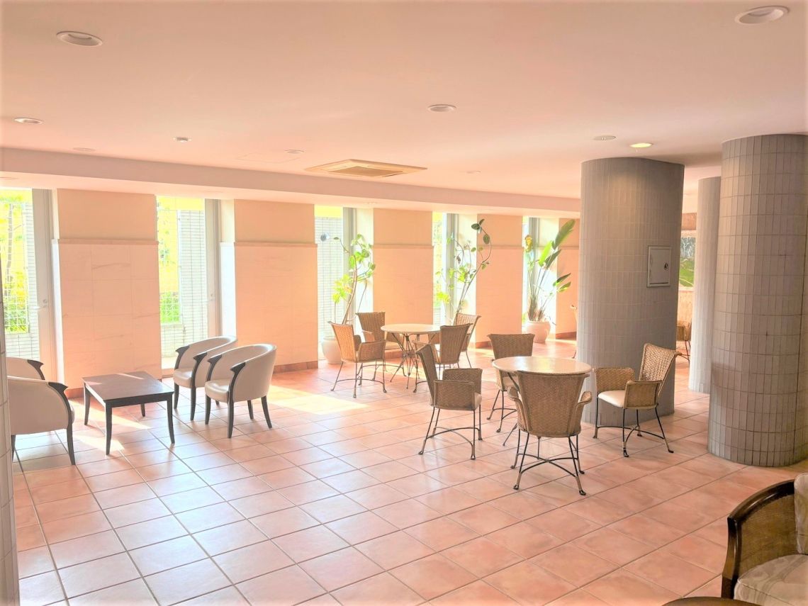 ライオンズステージ鵠沼グランヴァローレロビー