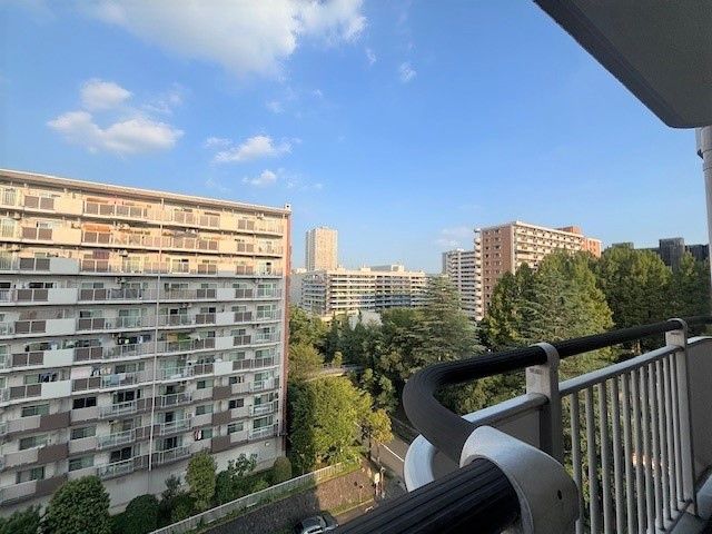 光が丘パークタウン公園南４号棟バルコニー