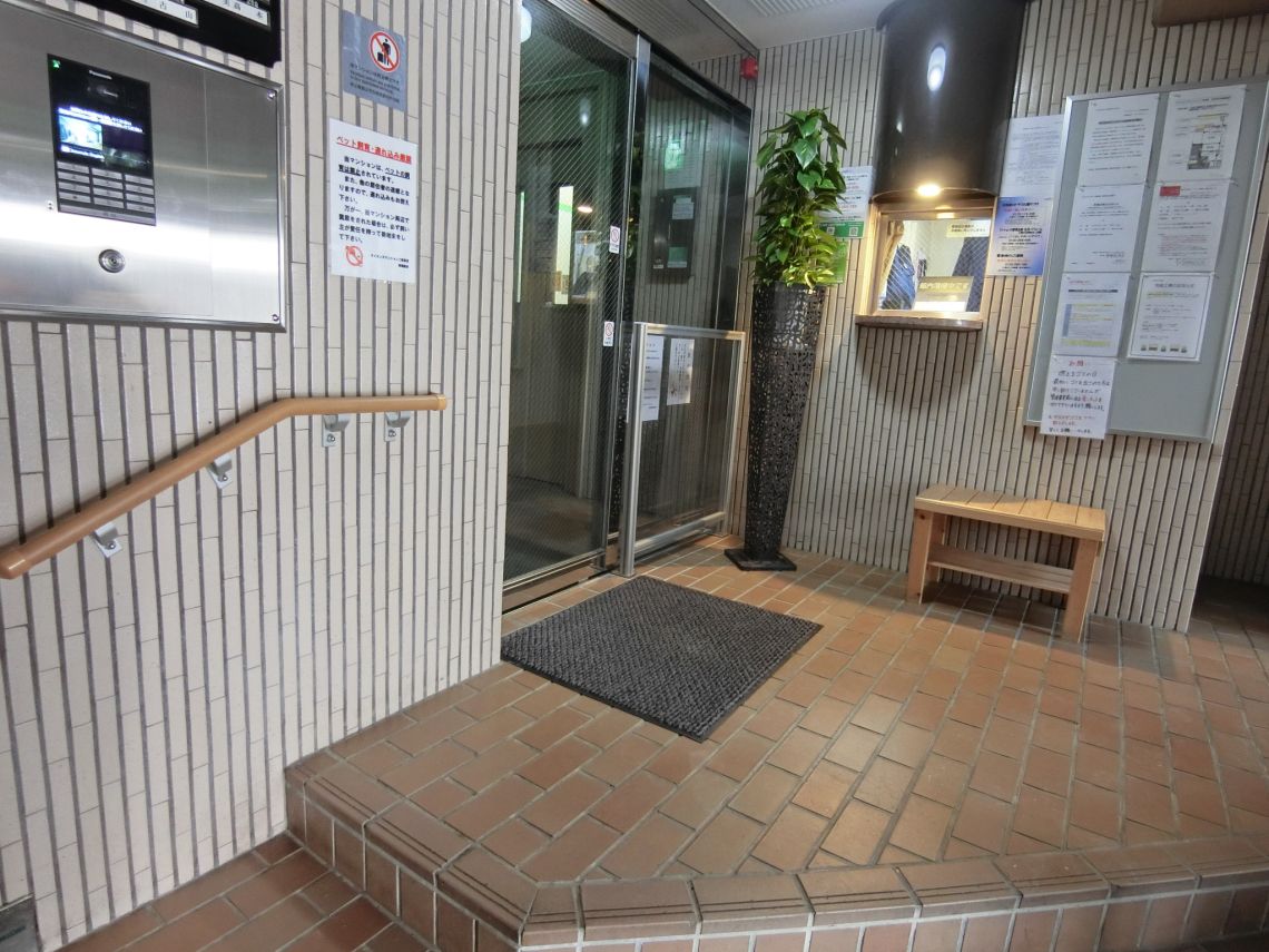 ライオンズマンション二条高倉エントランス