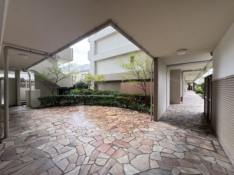 アルス西宮北口ロビー