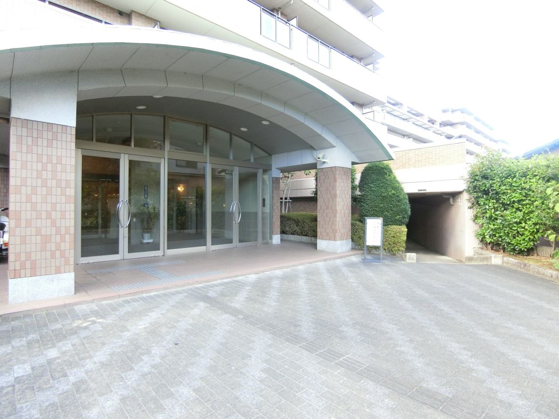 ライオンズマンション京都山科ガーデンシティエントランス