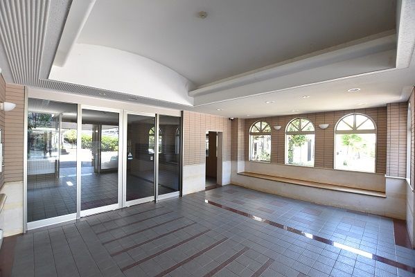 ライオンズマンションニューシティ日進の丘壱番館エントランス