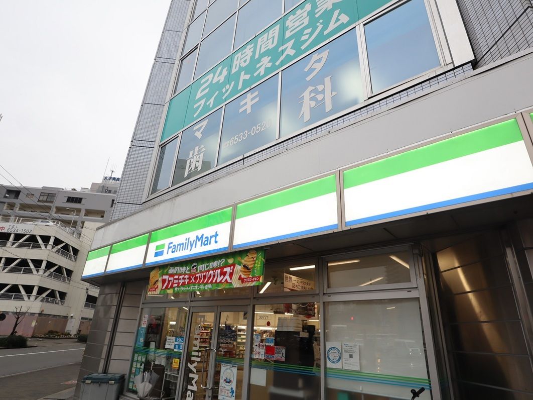 ＴＨＥ　ＨＩＧＨ　ＨＯＲＩＥコンビニ