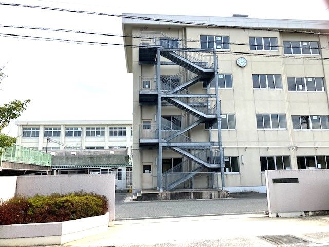 サーパス津高台通り一番館小学校