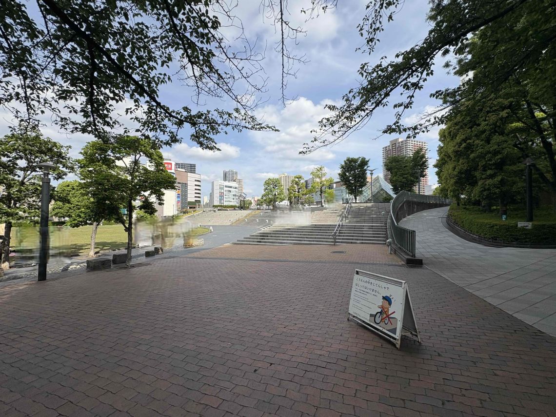 リプレ川口一番街１号棟公園