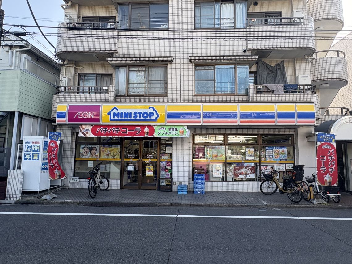 ライオンズマンション千川駅前コンビニ