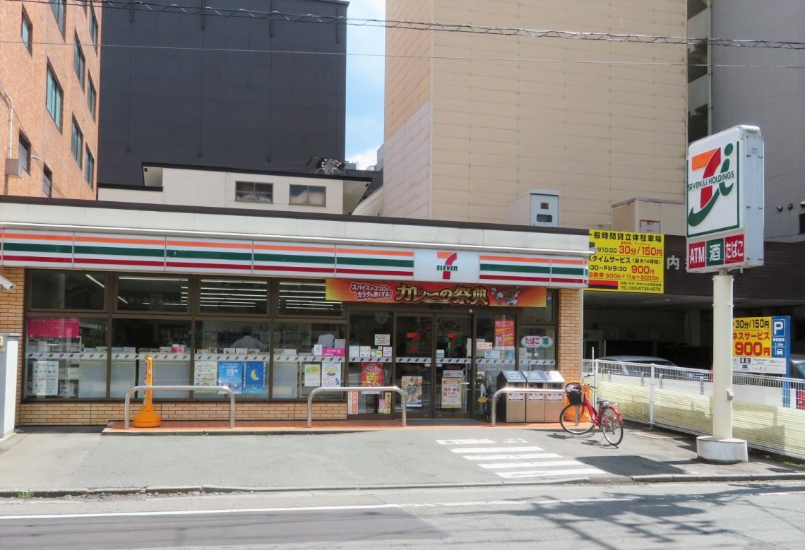 キャピタルプラザ上の橋コンビニ