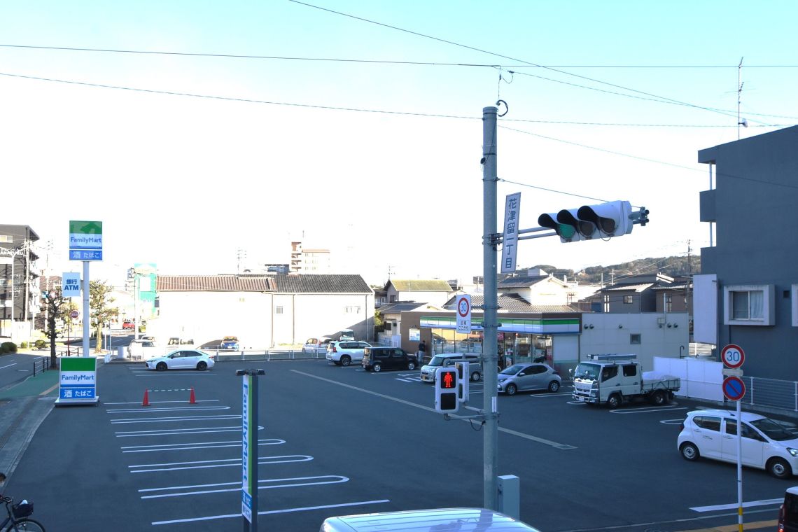 サーパス中津留コンビニ