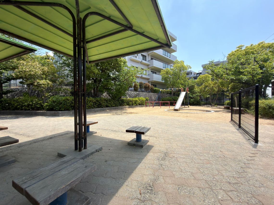 ライオンズマンション西宮高座　Ｂ棟公園