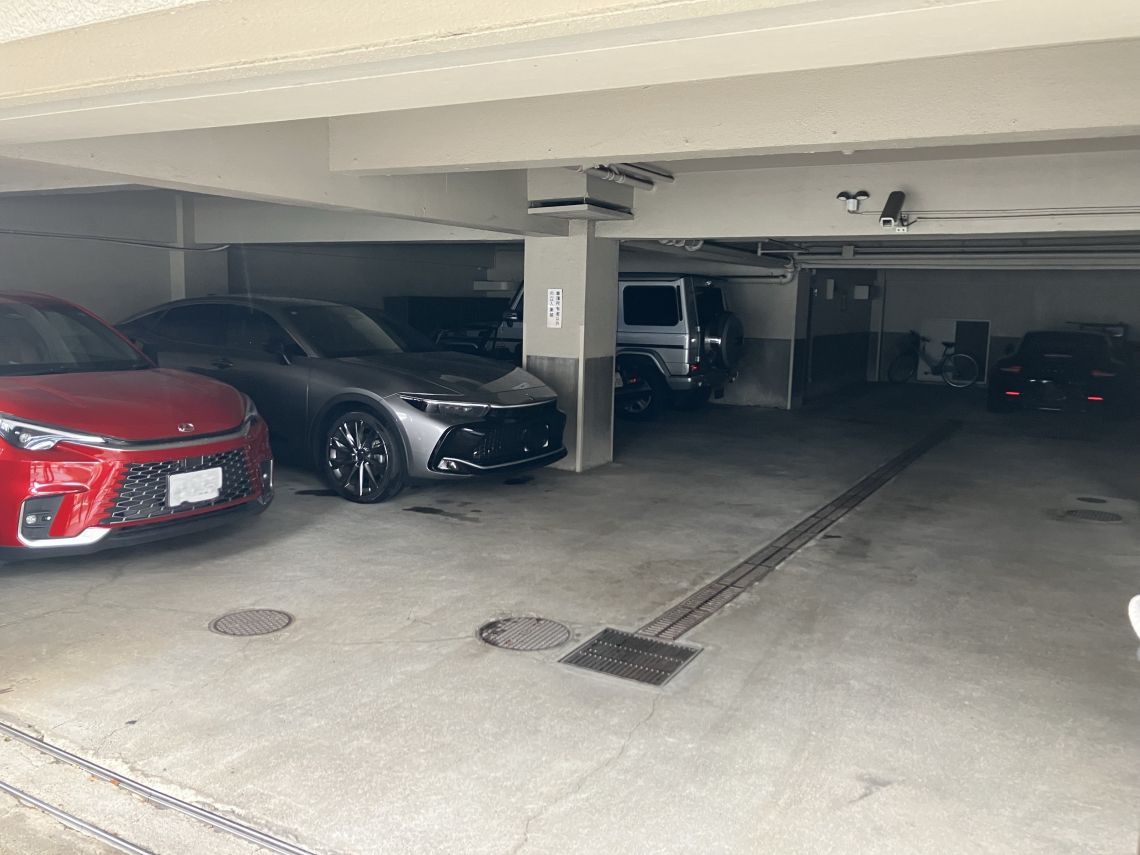 豊栄平町マンション駐車場