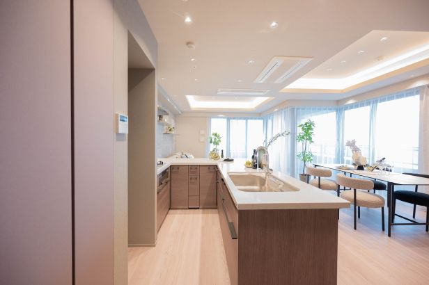 ＴＨＥ　ＴＯＷＥＲ　ＫＯＩＳＨＩＫＡＷＡキッチン