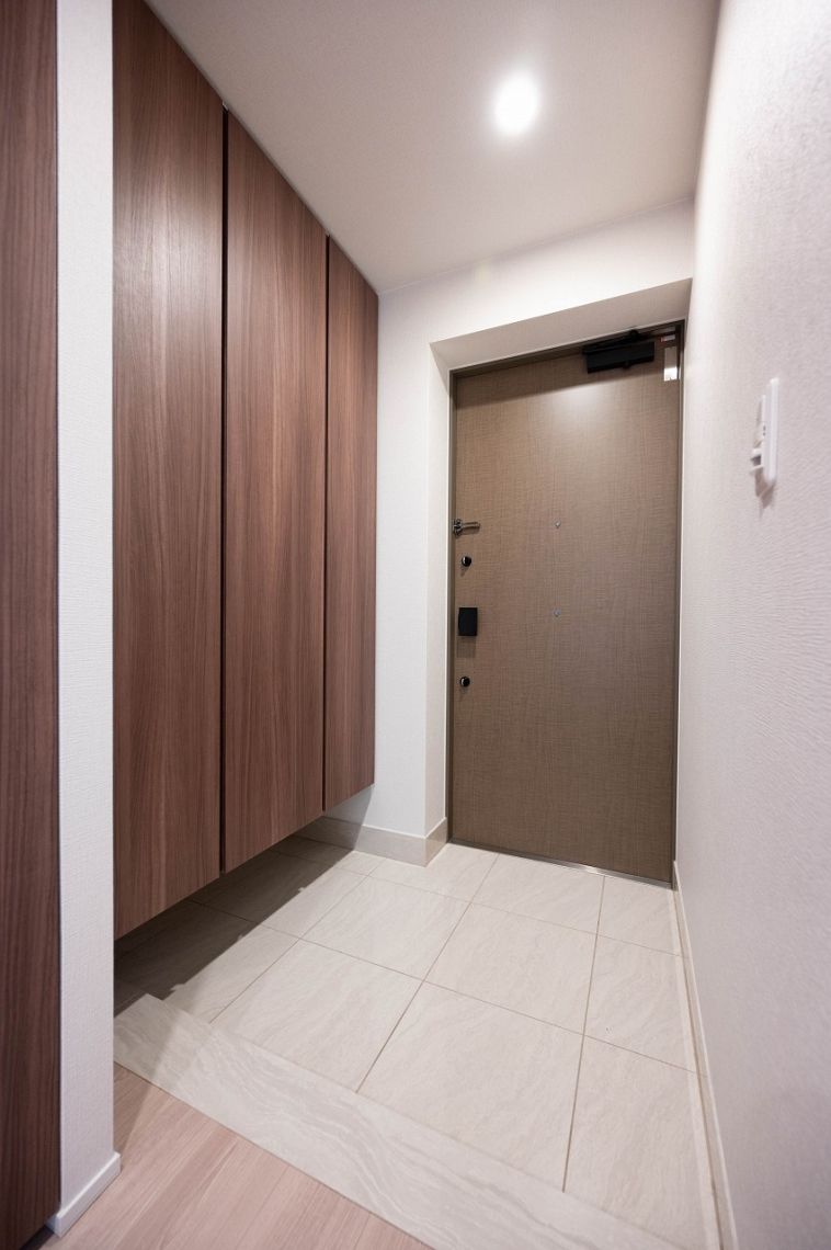 プレミスト三鷹玄関